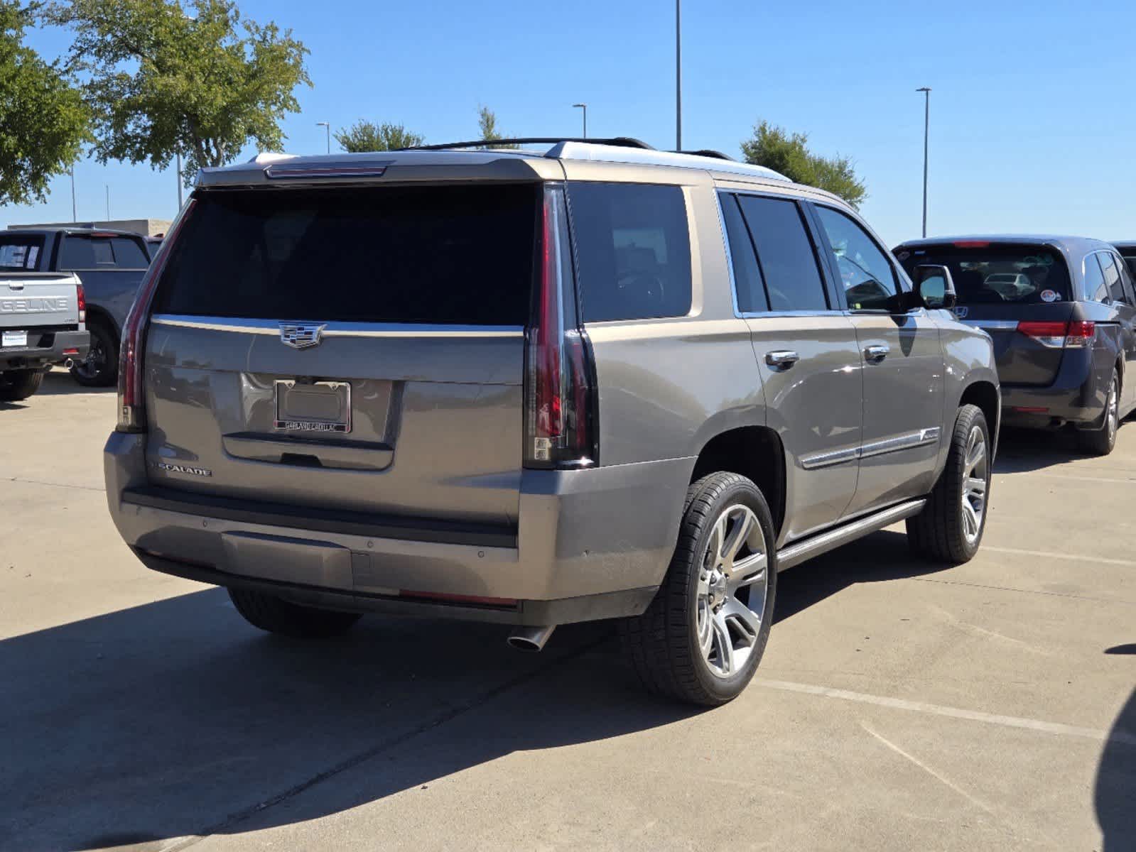 2017 Cadillac Escalade Premium Luxury 3