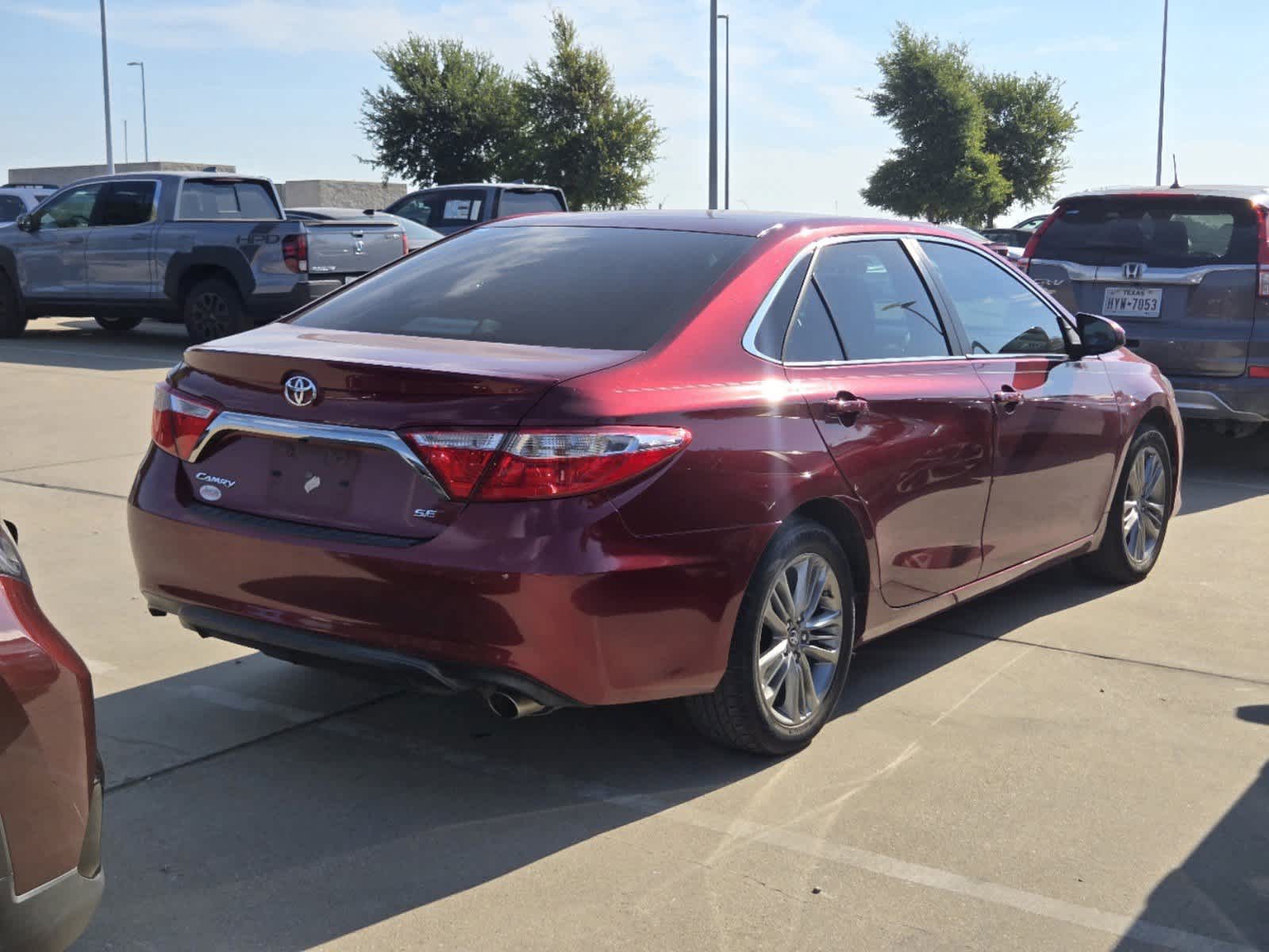 2017 Toyota Camry SE 3