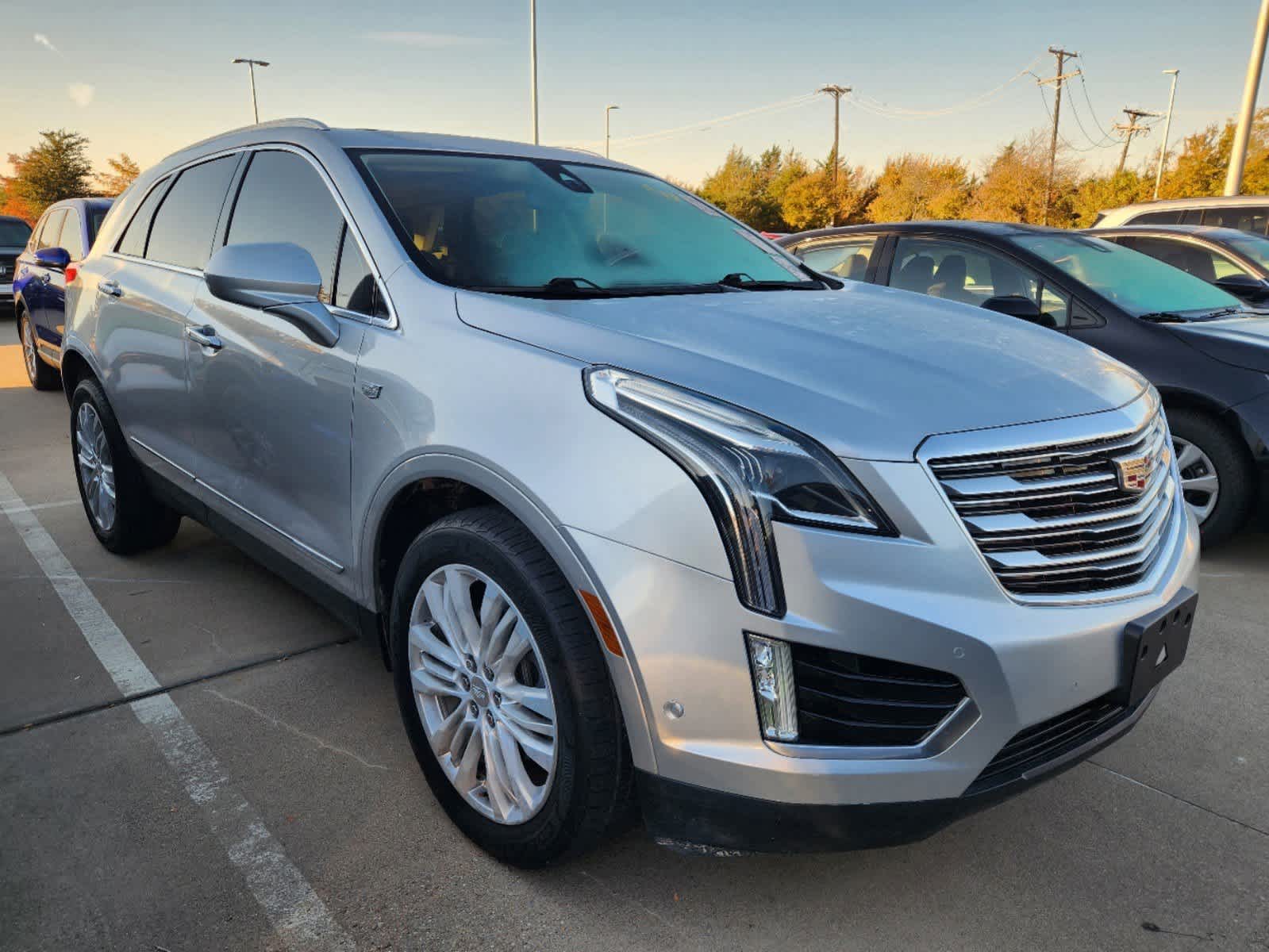 2017 Cadillac XT5 Premium Luxury FWD 2