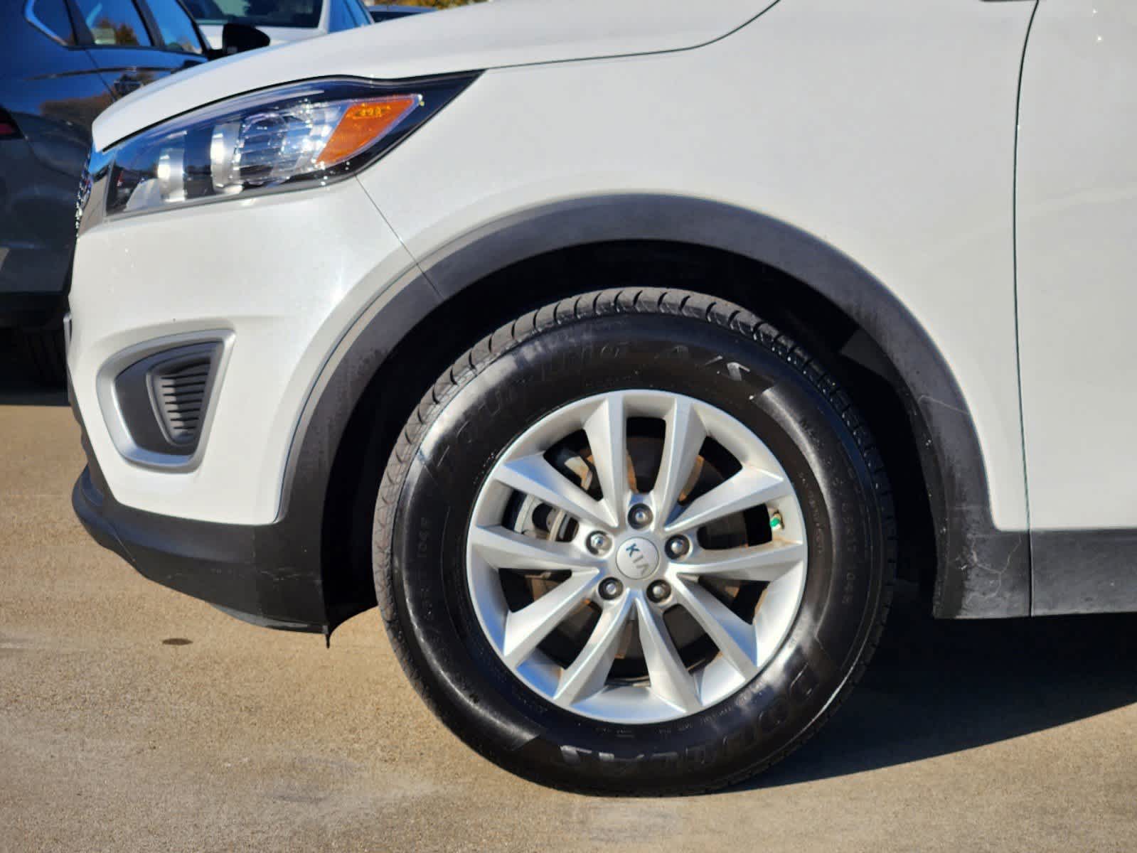 2018 Kia Sorento LX 8