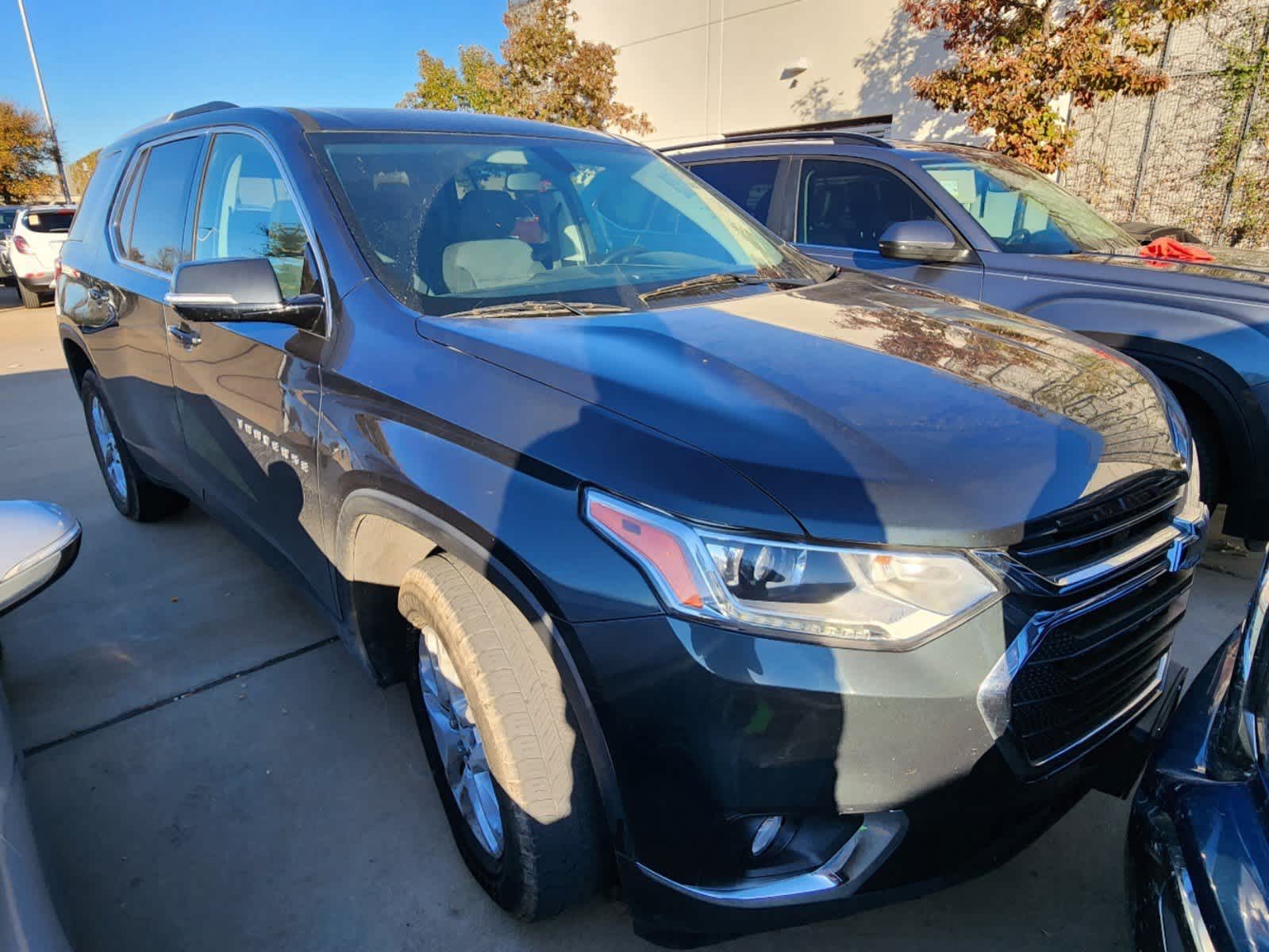 2018 Chevrolet Traverse LT Cloth 2