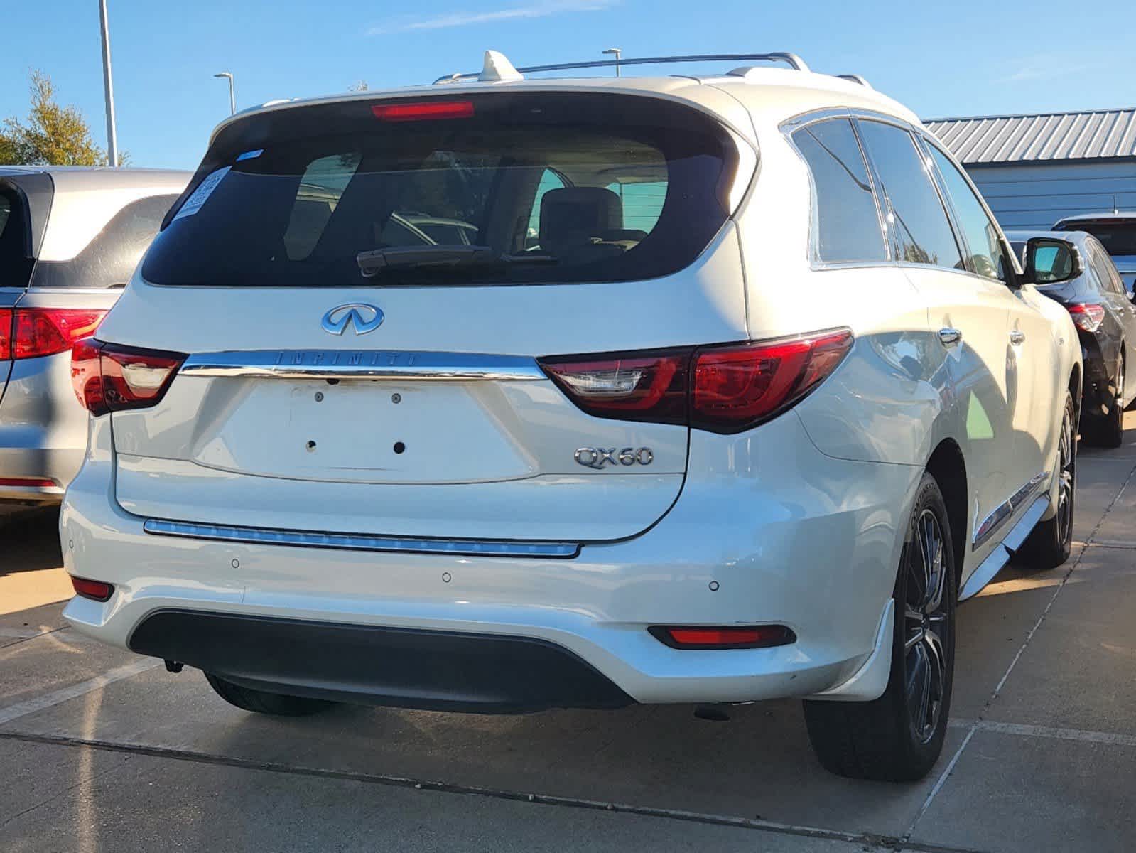 2019 INFINITI QX60 LUXE 3