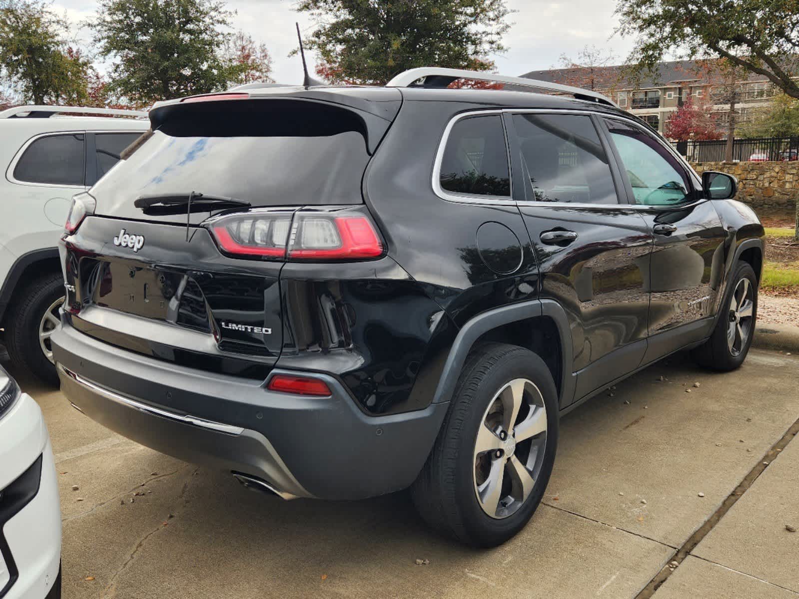 2019 Jeep Cherokee Limited 3