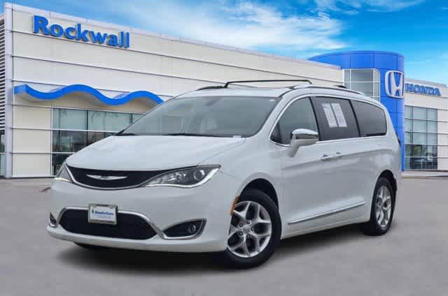 2019 Chrysler Pacifica Limited 1