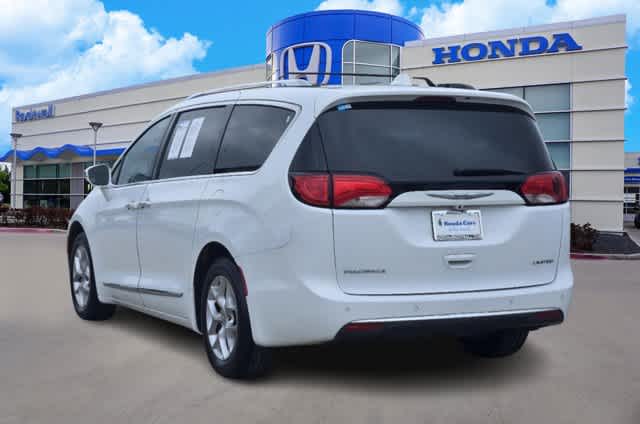 2019 Chrysler Pacifica Limited 4