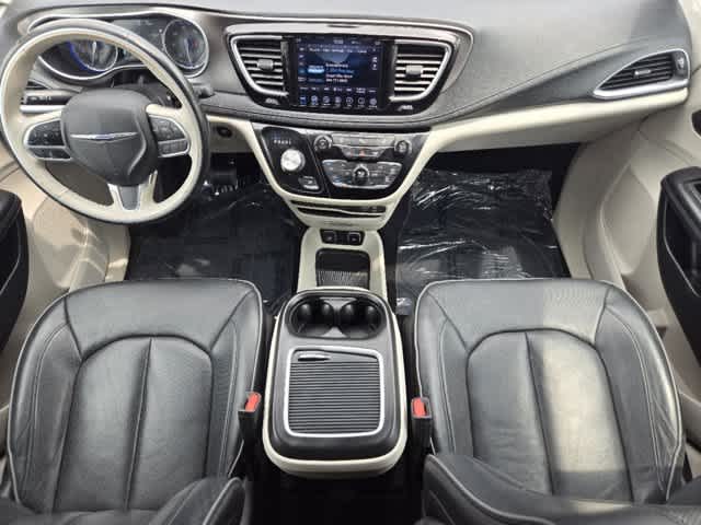 2019 Chrysler Pacifica Limited 10