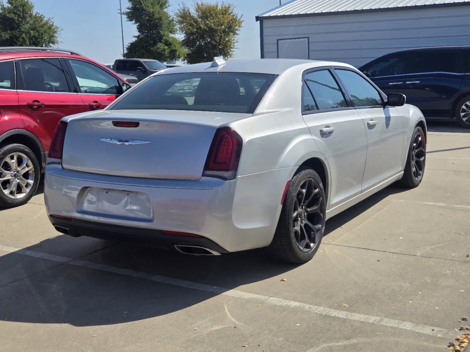 2020 Chrysler 300 300S 3