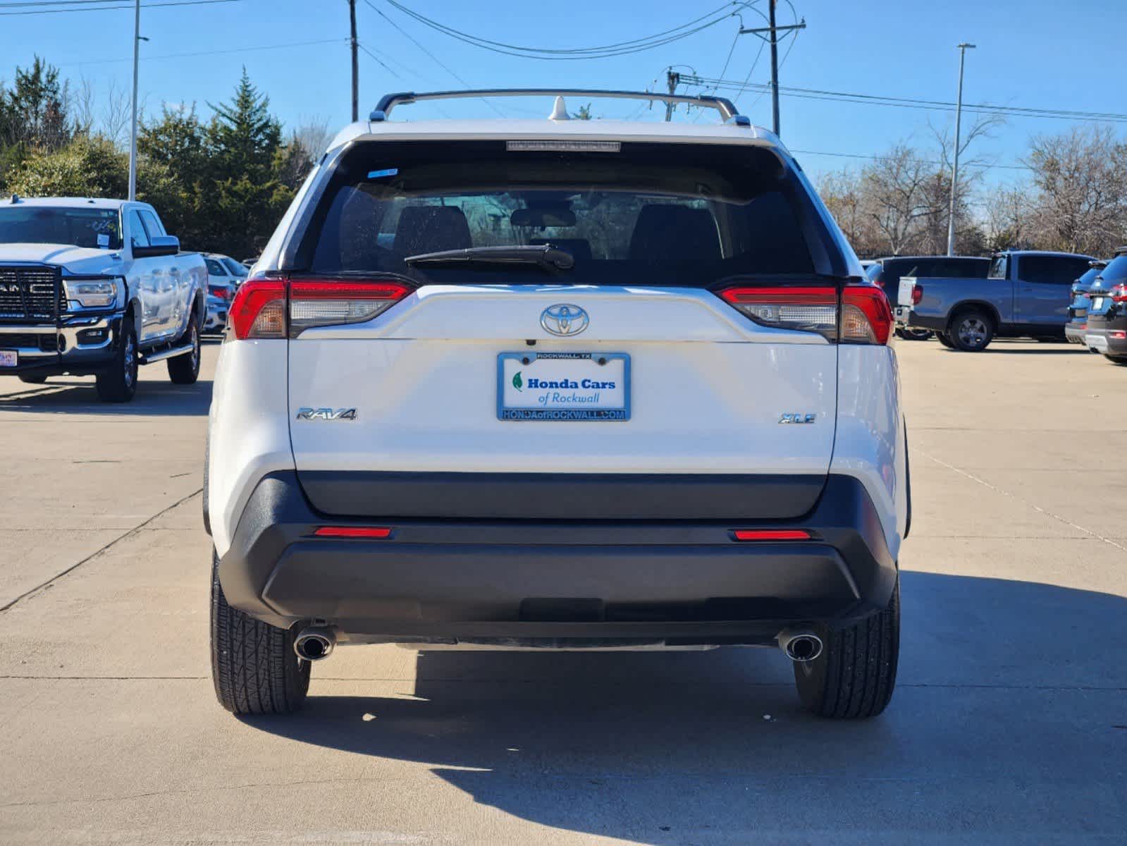 2020 Toyota RAV4 XLE 5