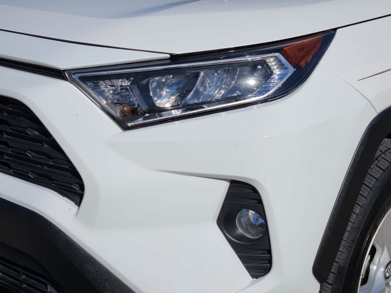 2020 Toyota RAV4 XLE 23