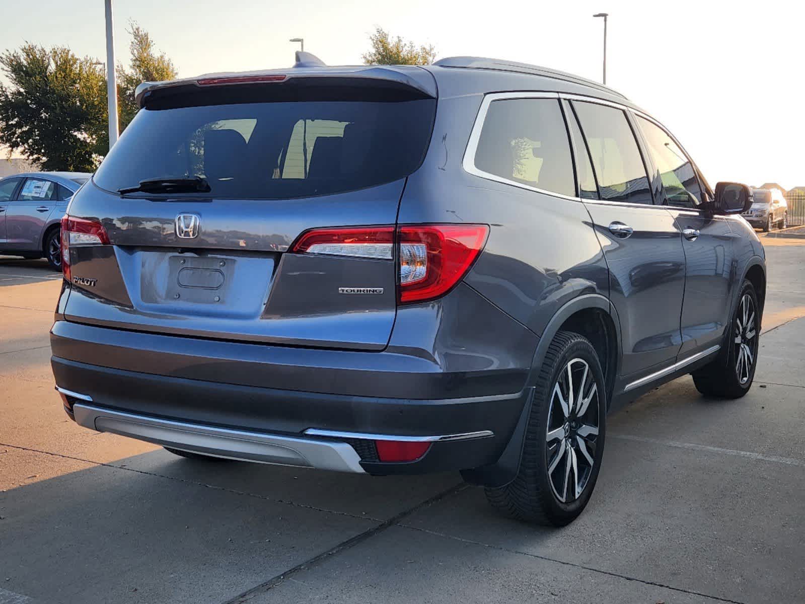 2021 Honda Pilot Touring 8-Passenger 3