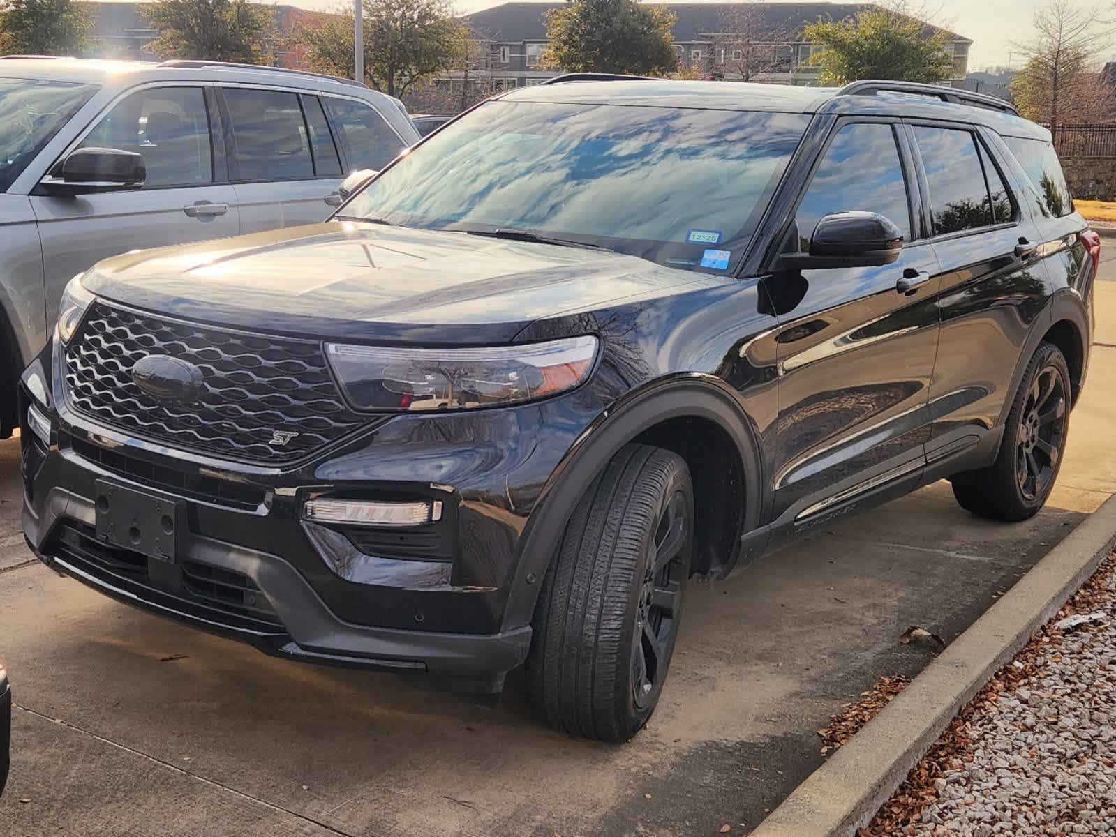 2021 Ford Explorer ST 1