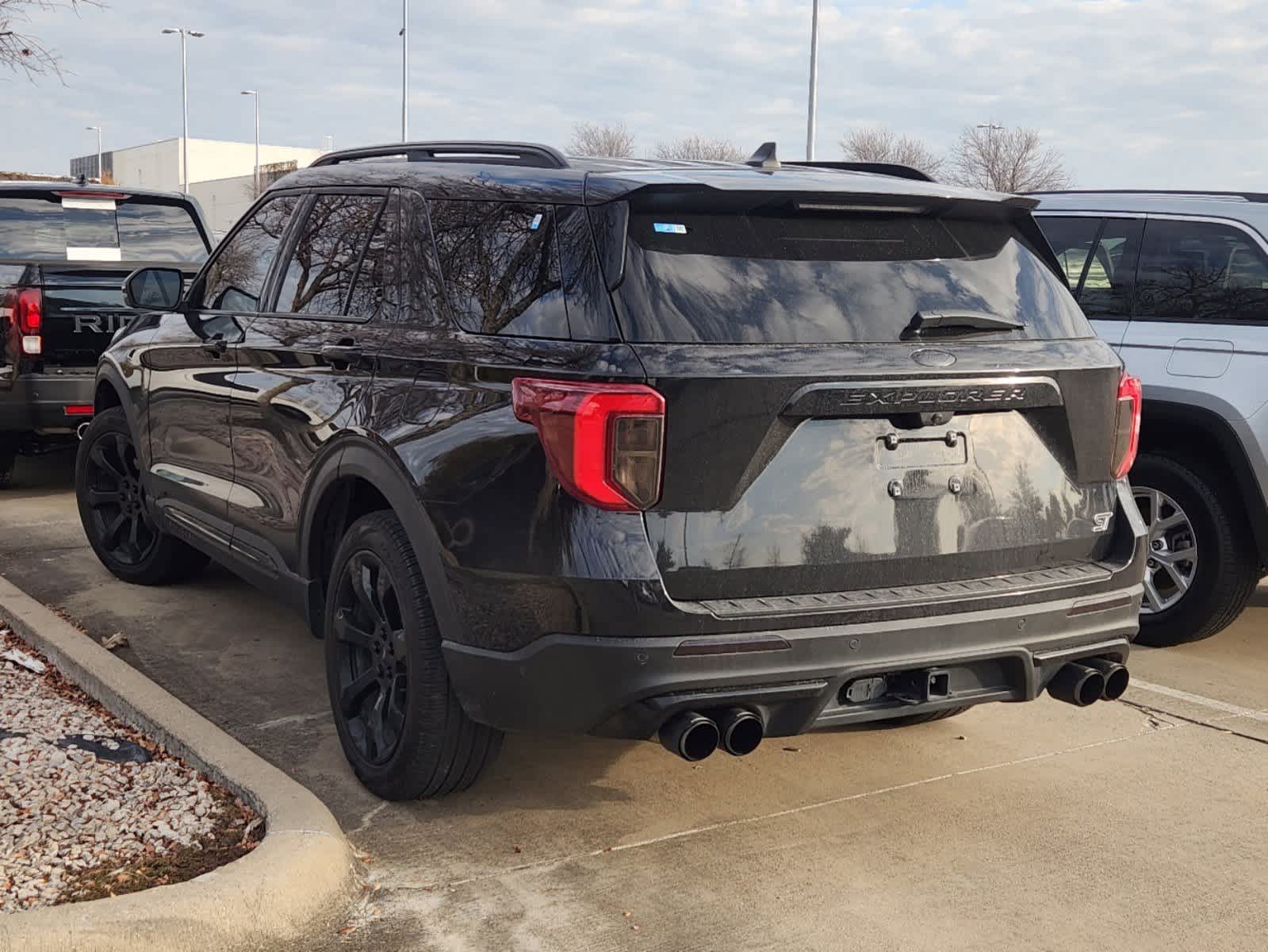 2021 Ford Explorer ST 4