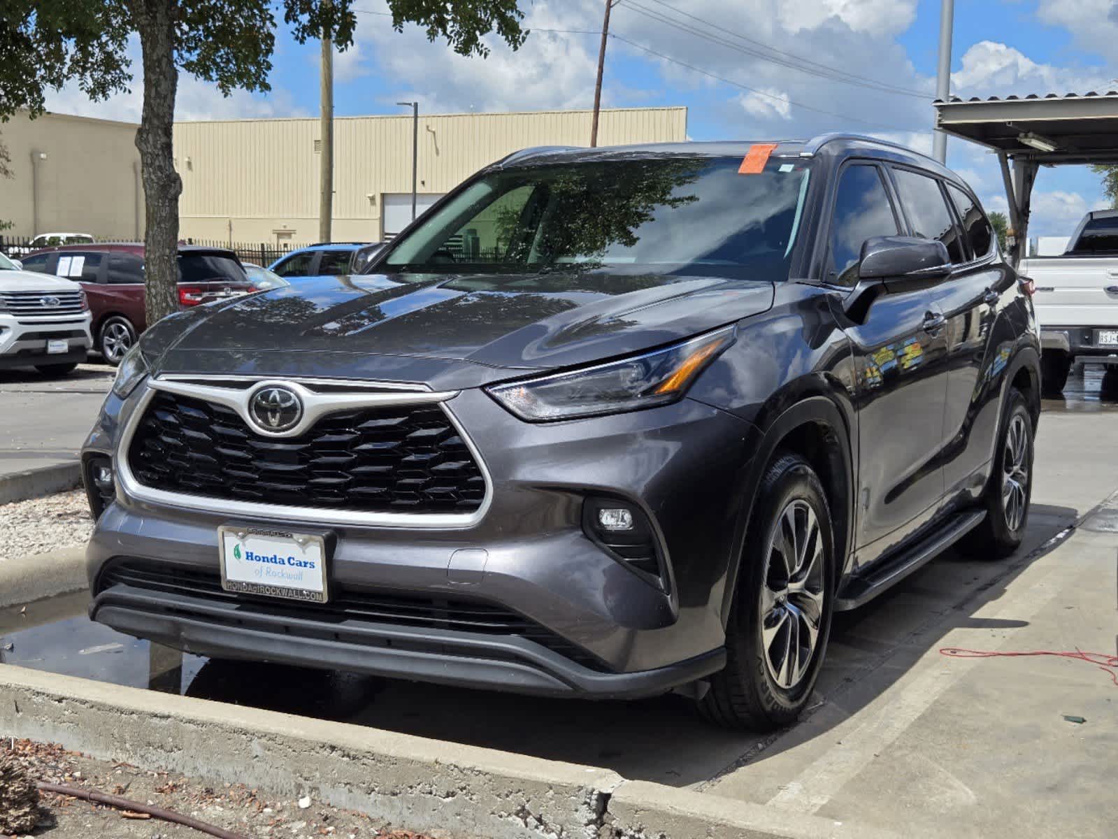 2021 Toyota Highlander XLE 1