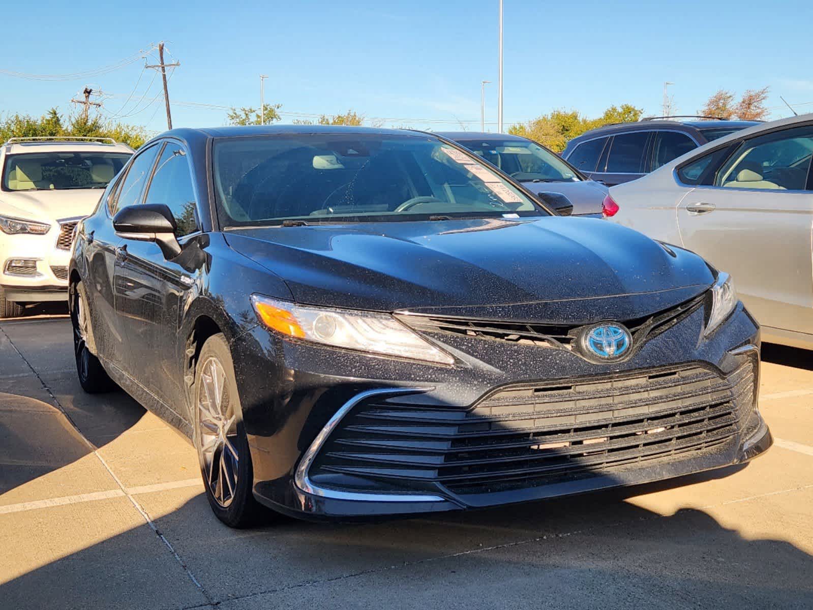 2021 Toyota Camry Hybrid XLE 2