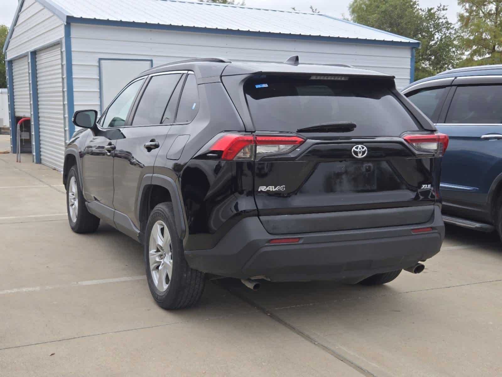 2021 Toyota RAV4 XLE 4