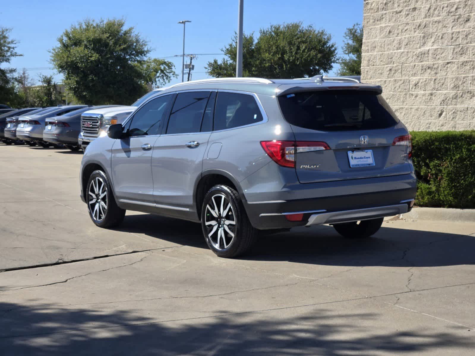 2022 Honda Pilot Touring 8-Passenger 4