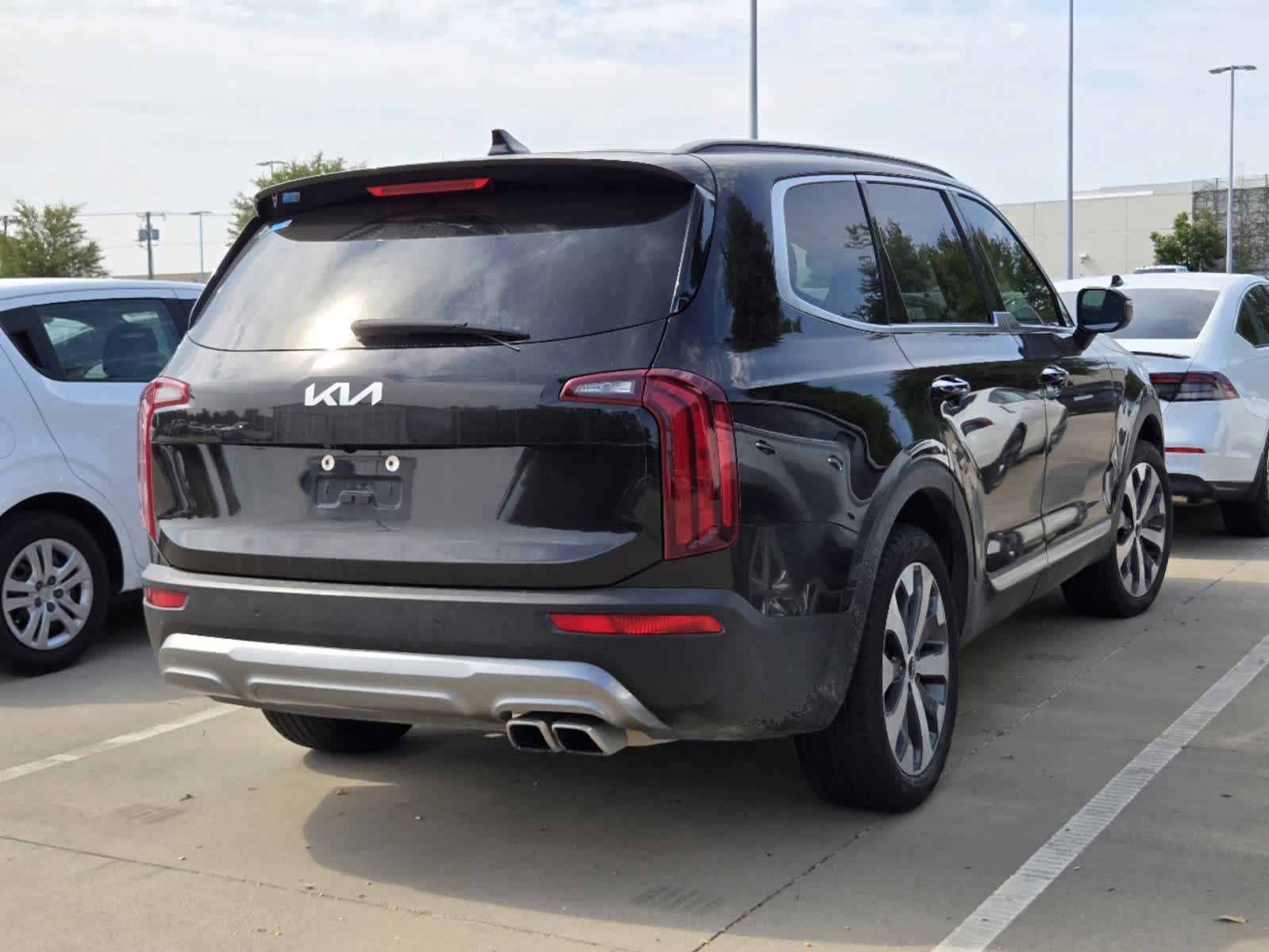 2022 Kia Telluride S 3