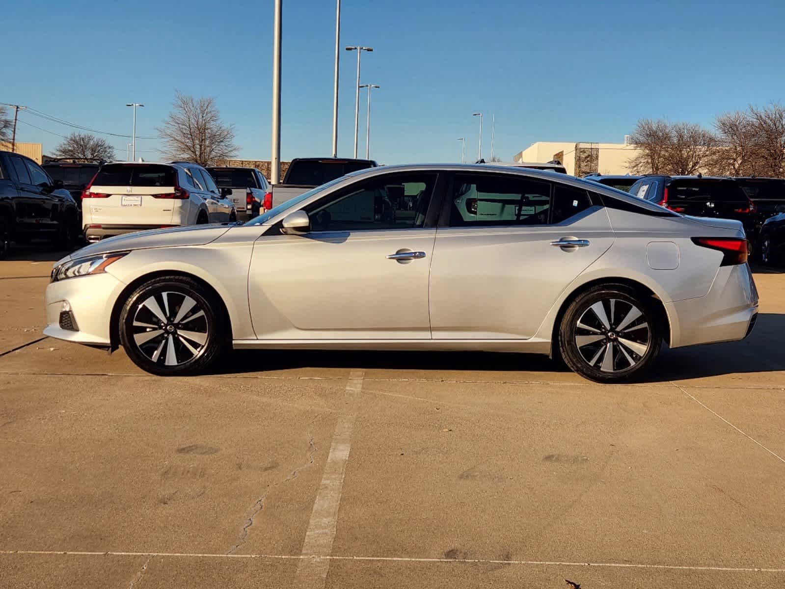 2022 Nissan Altima 2.5 SV 3