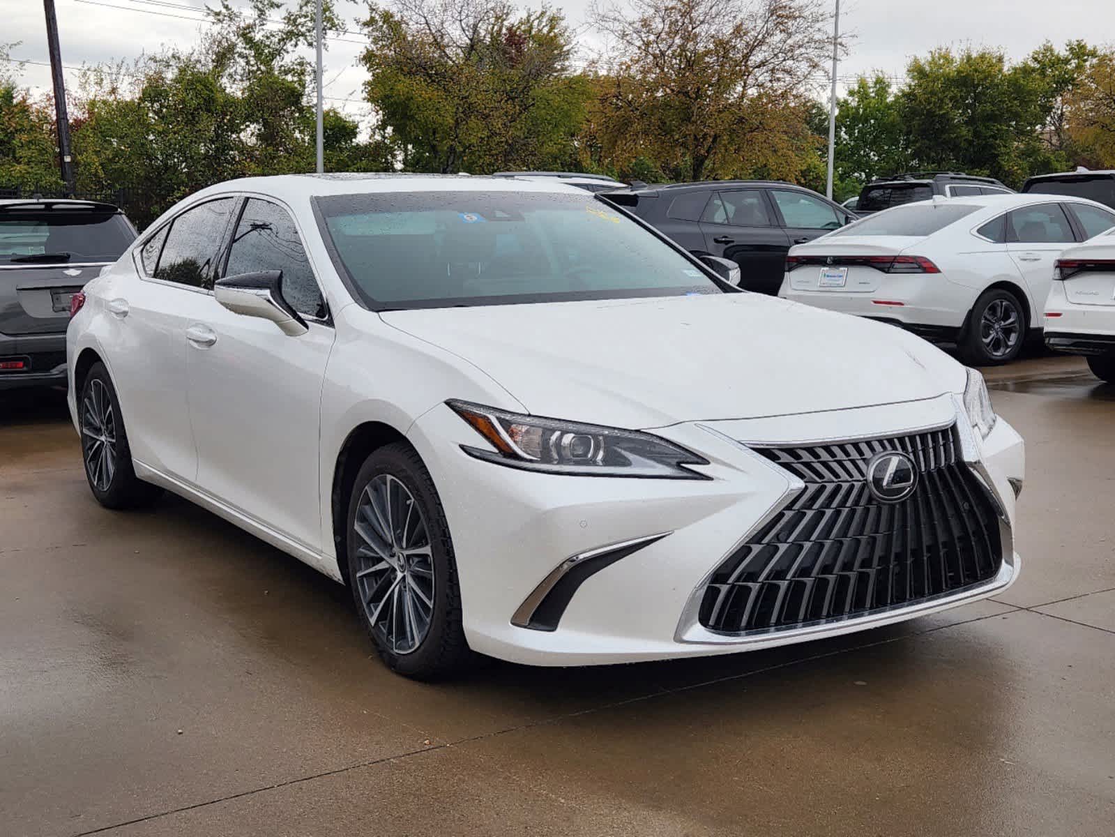 2023 Lexus ES  2