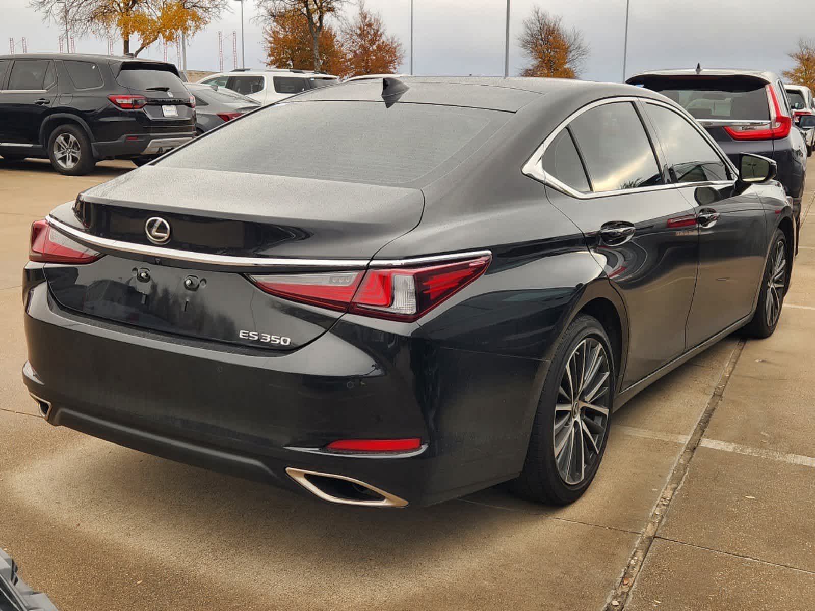 2023 Lexus ES  3