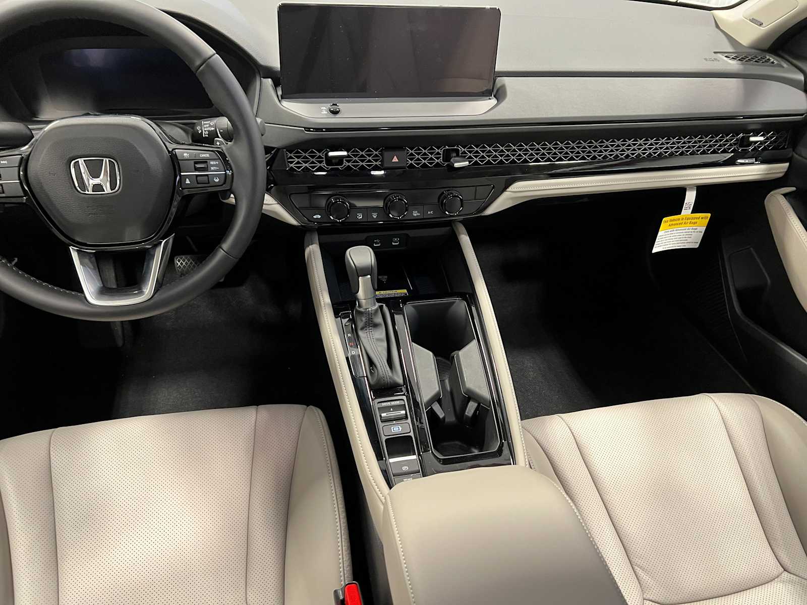 2024 Honda Accord Hybrid Touring 17