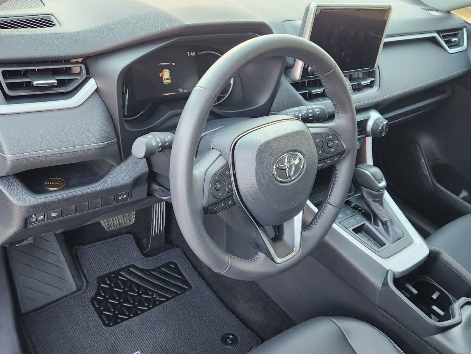 2024 Toyota RAV4 XLE Premium 5