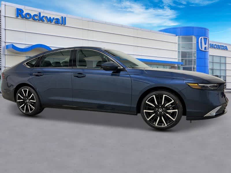 2025 Honda Accord Hybrid Touring 8