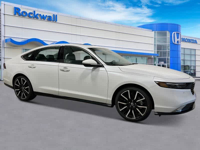 2025 Honda Accord Hybrid Touring 8