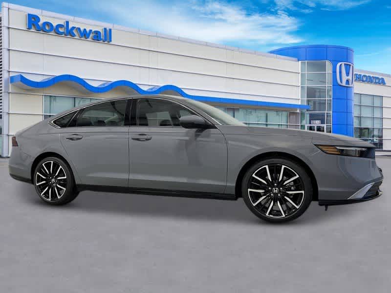 2025 Honda Accord Hybrid Touring 8