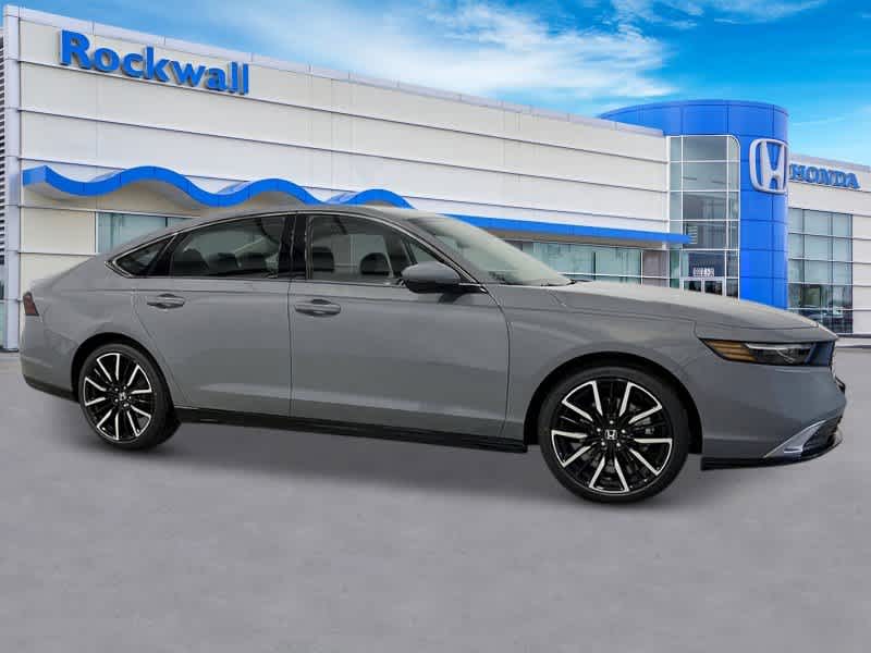 2025 Honda Accord Hybrid Touring 8