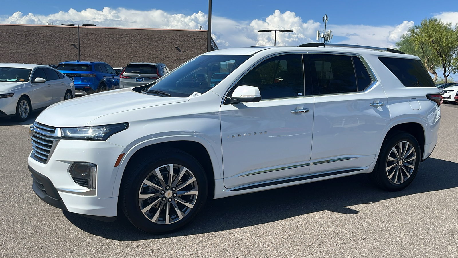 2023 Chevrolet Traverse Premier 1