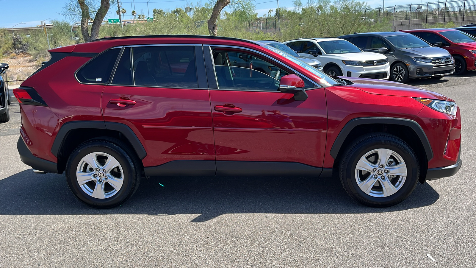 2021 Toyota RAV4 XLE 17