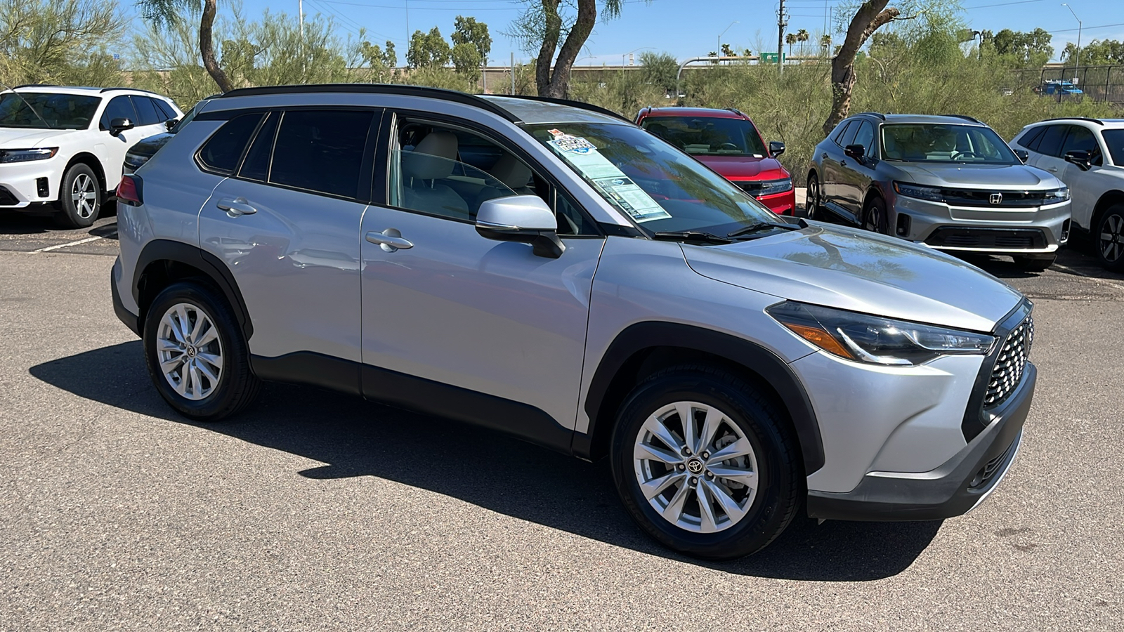 2023 Toyota Corolla Cross LE 18