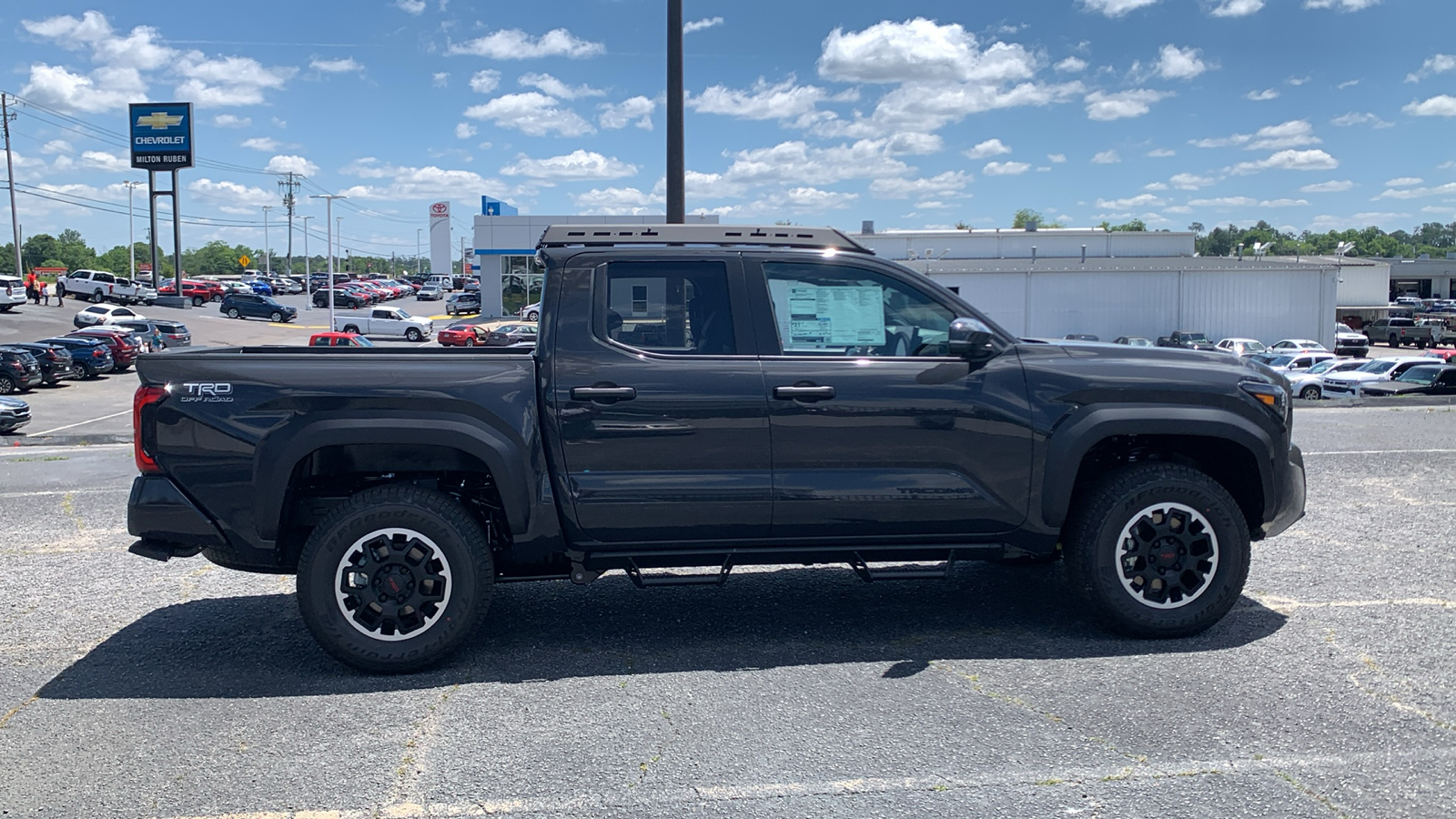 2024 Toyota Tacoma TRD Off-Road 9