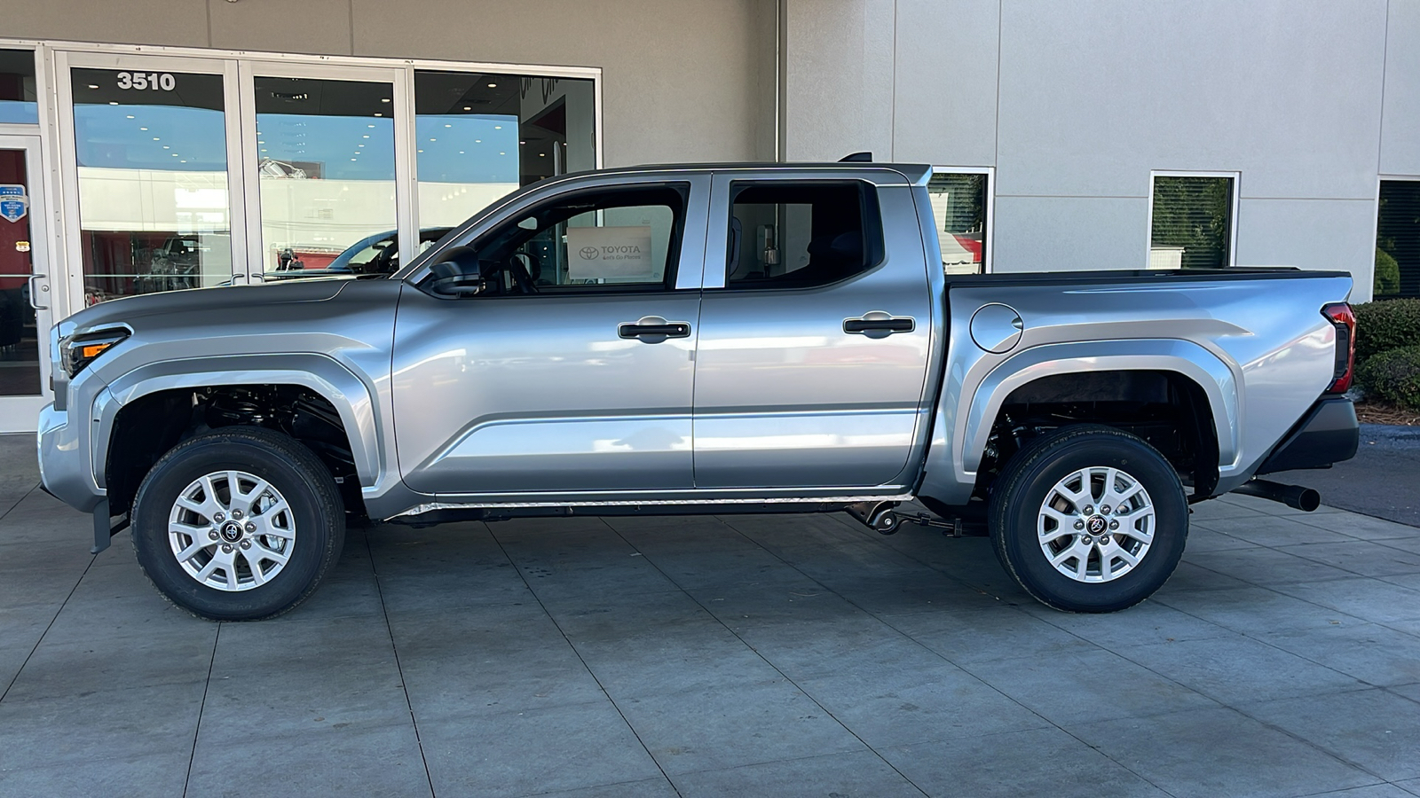 2024 Toyota Tacoma SR 5