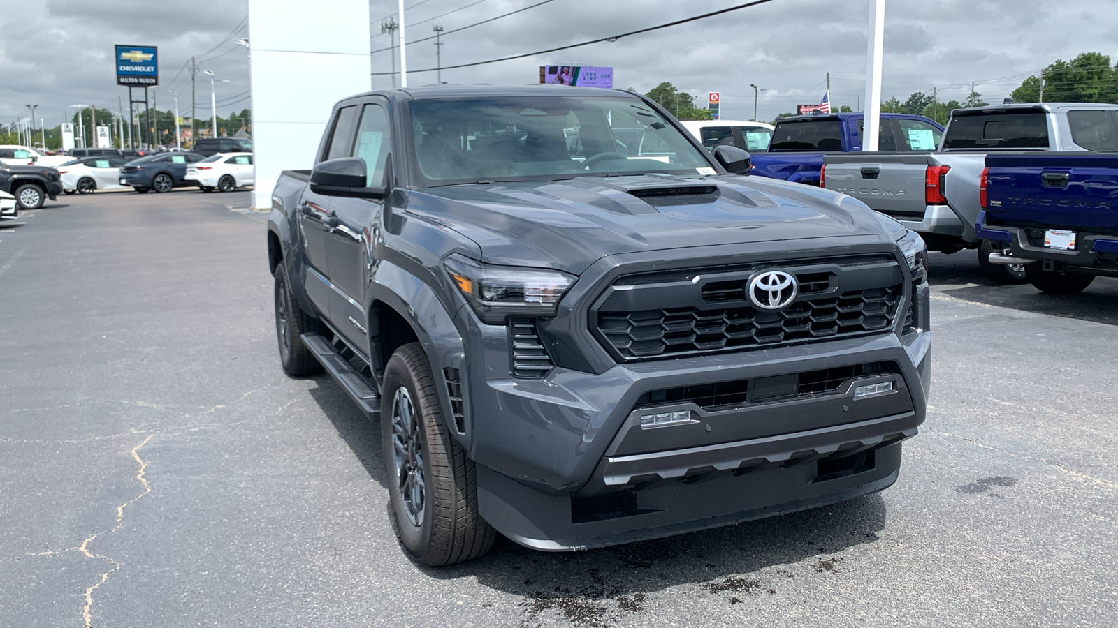 2024 Toyota Tacoma TRD Sport 2