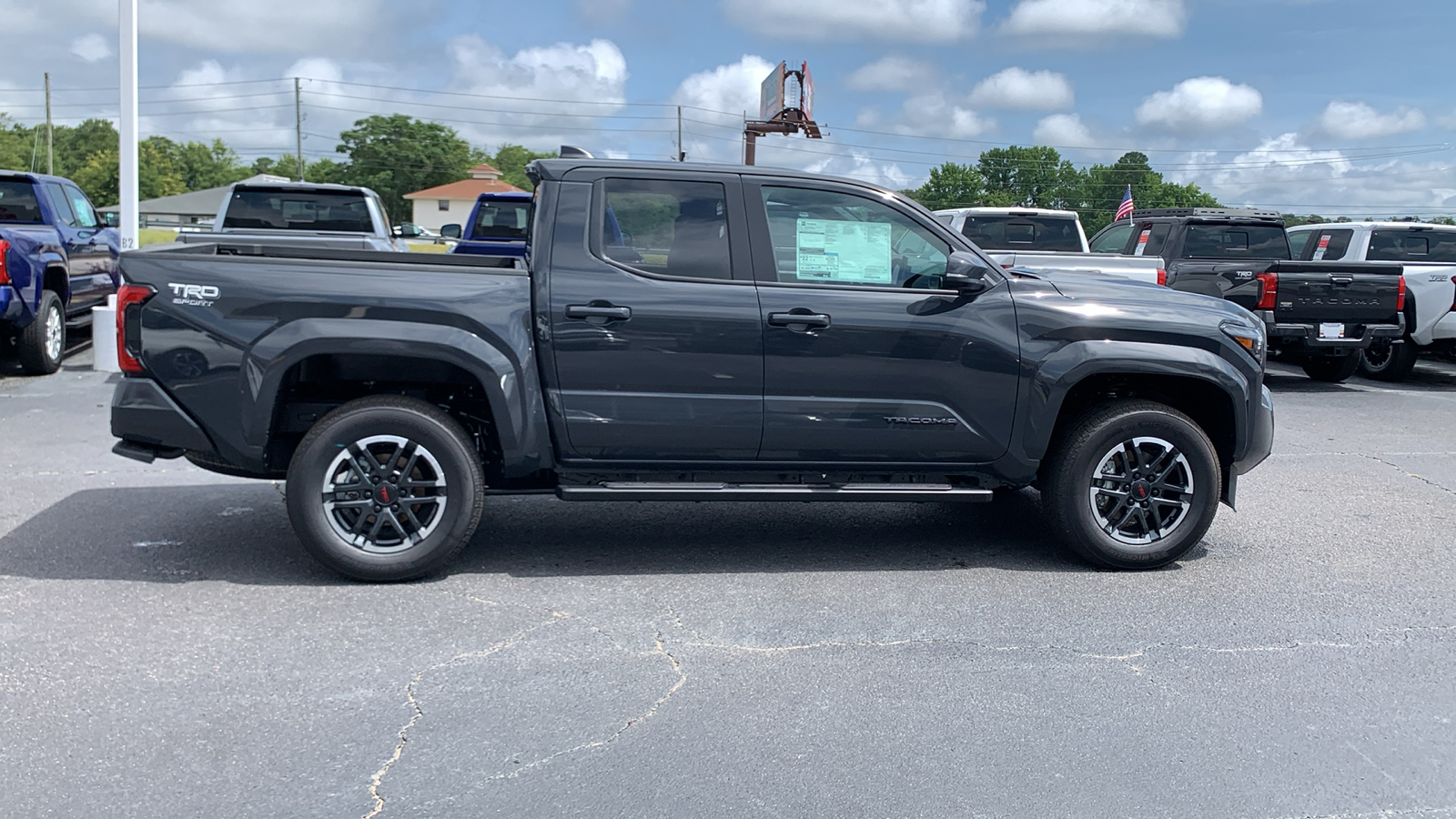 2024 Toyota Tacoma TRD Sport 9