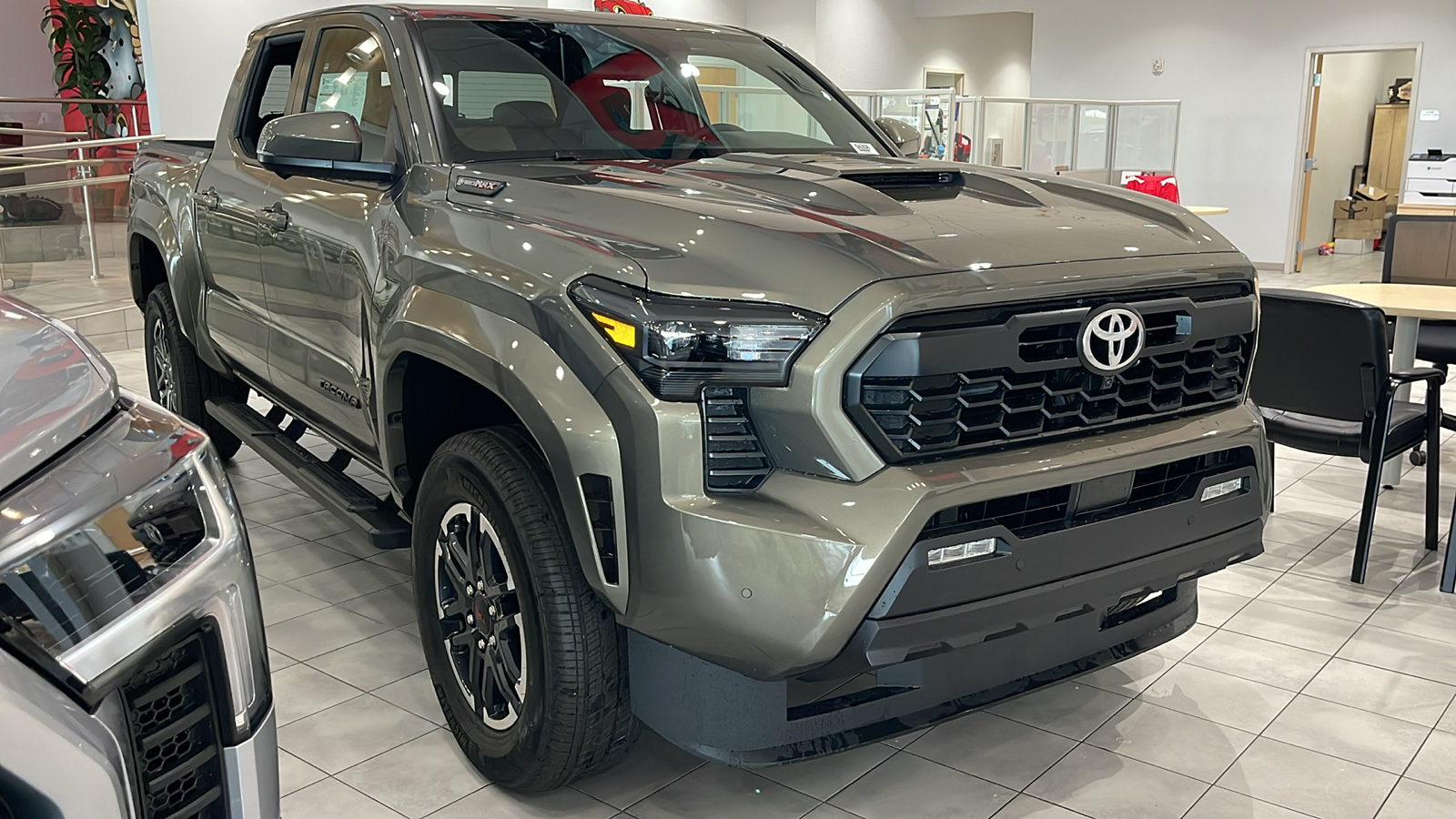 2024 Toyota Tacoma Hybrid TRD Sport 2