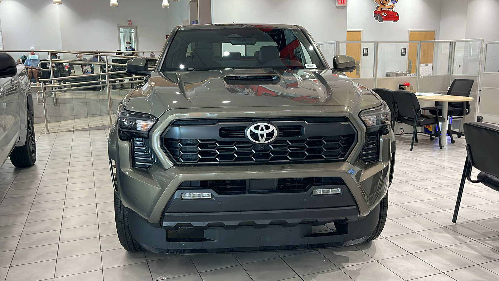 2024 Toyota Tacoma Hybrid TRD Sport 3