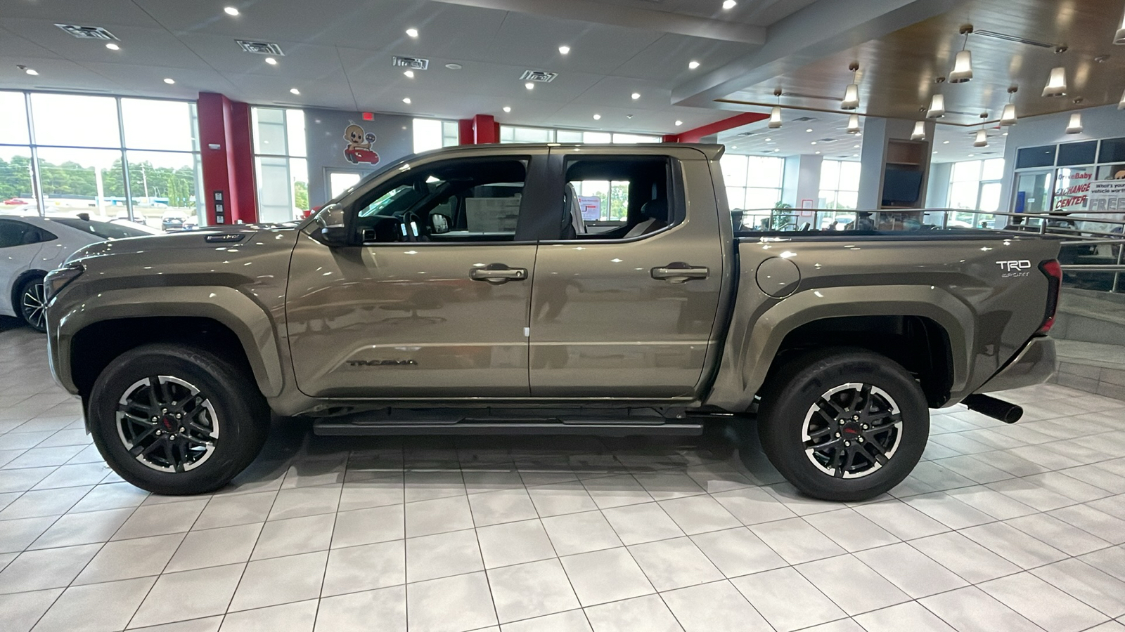 2024 Toyota Tacoma Hybrid TRD Sport 5