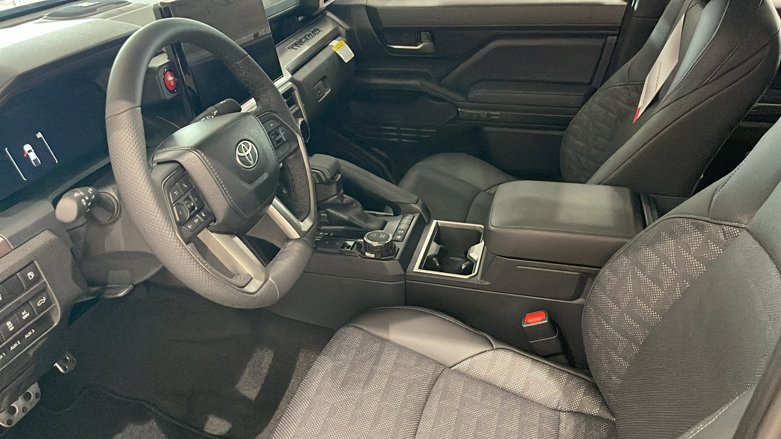 2024 Toyota Tacoma Hybrid TRD Sport 27