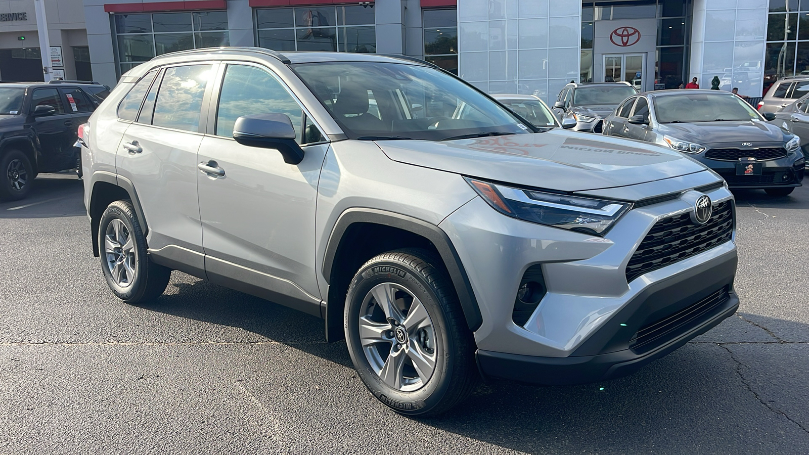 2024 Toyota RAV4 XLE 2