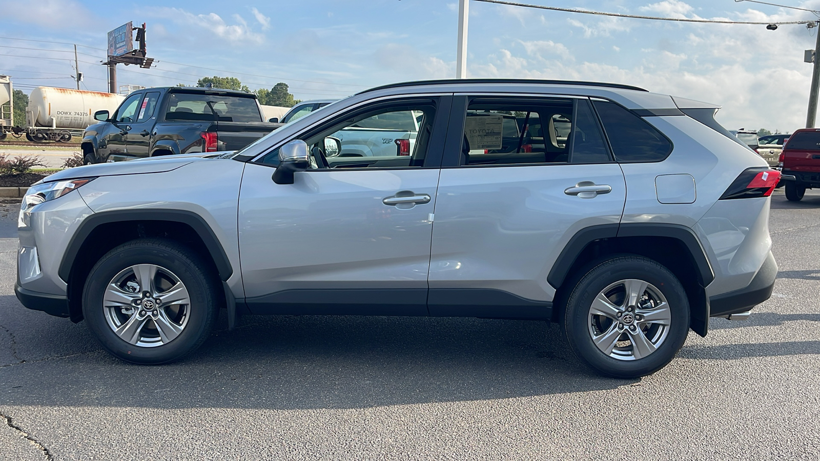 2024 Toyota RAV4 XLE 5