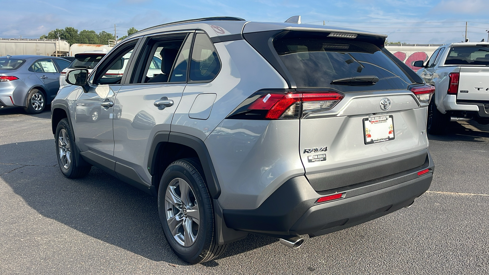 2024 Toyota RAV4 XLE 6