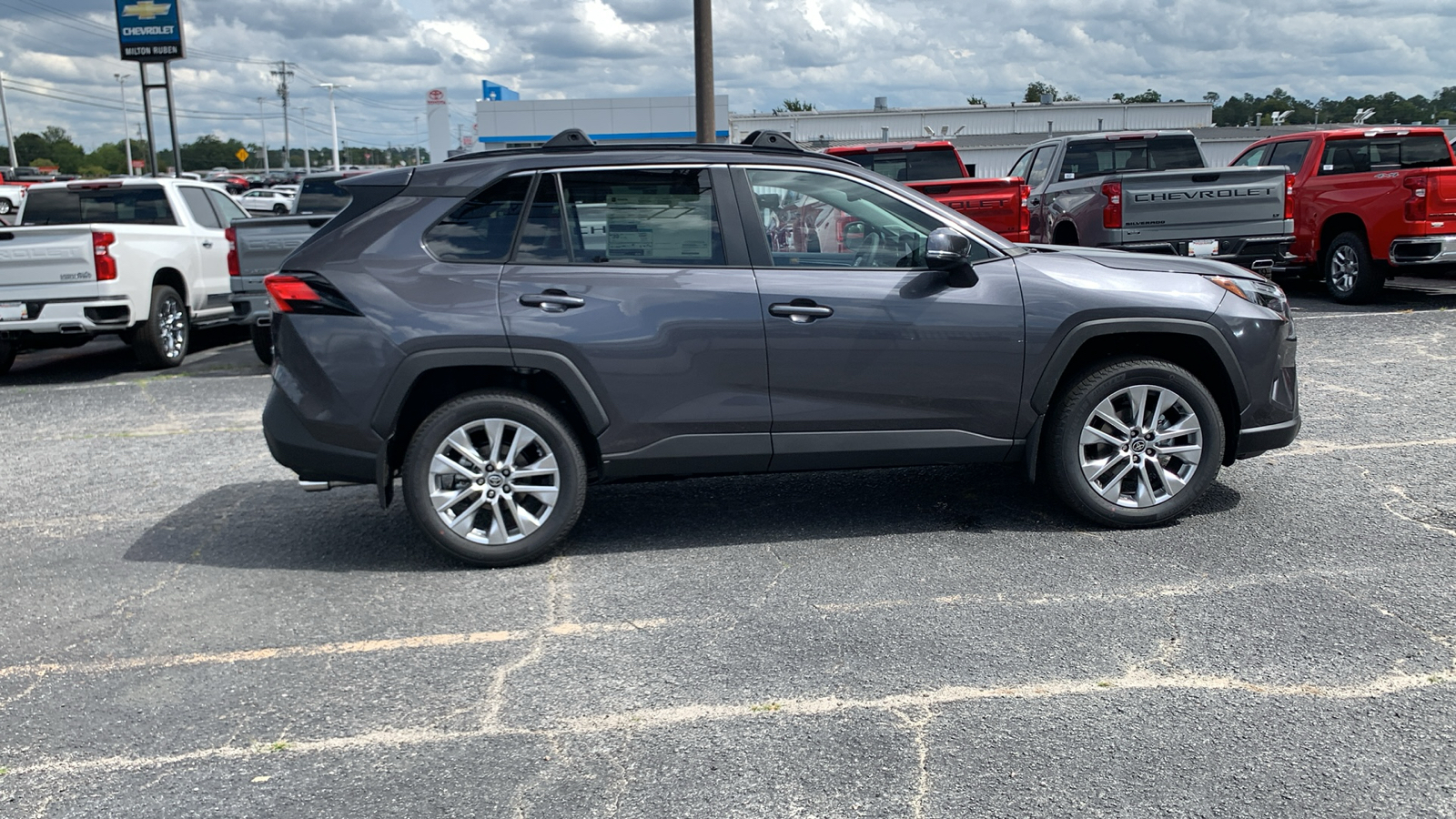 2024 Toyota RAV4 XLE Premium 9