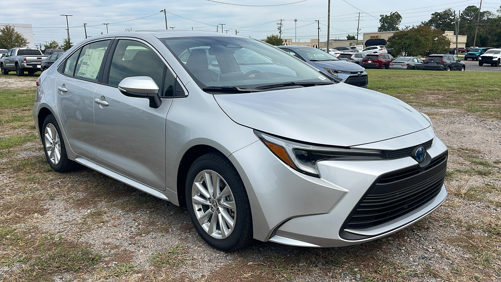 2024 Toyota Corolla Hybrid XLE 2