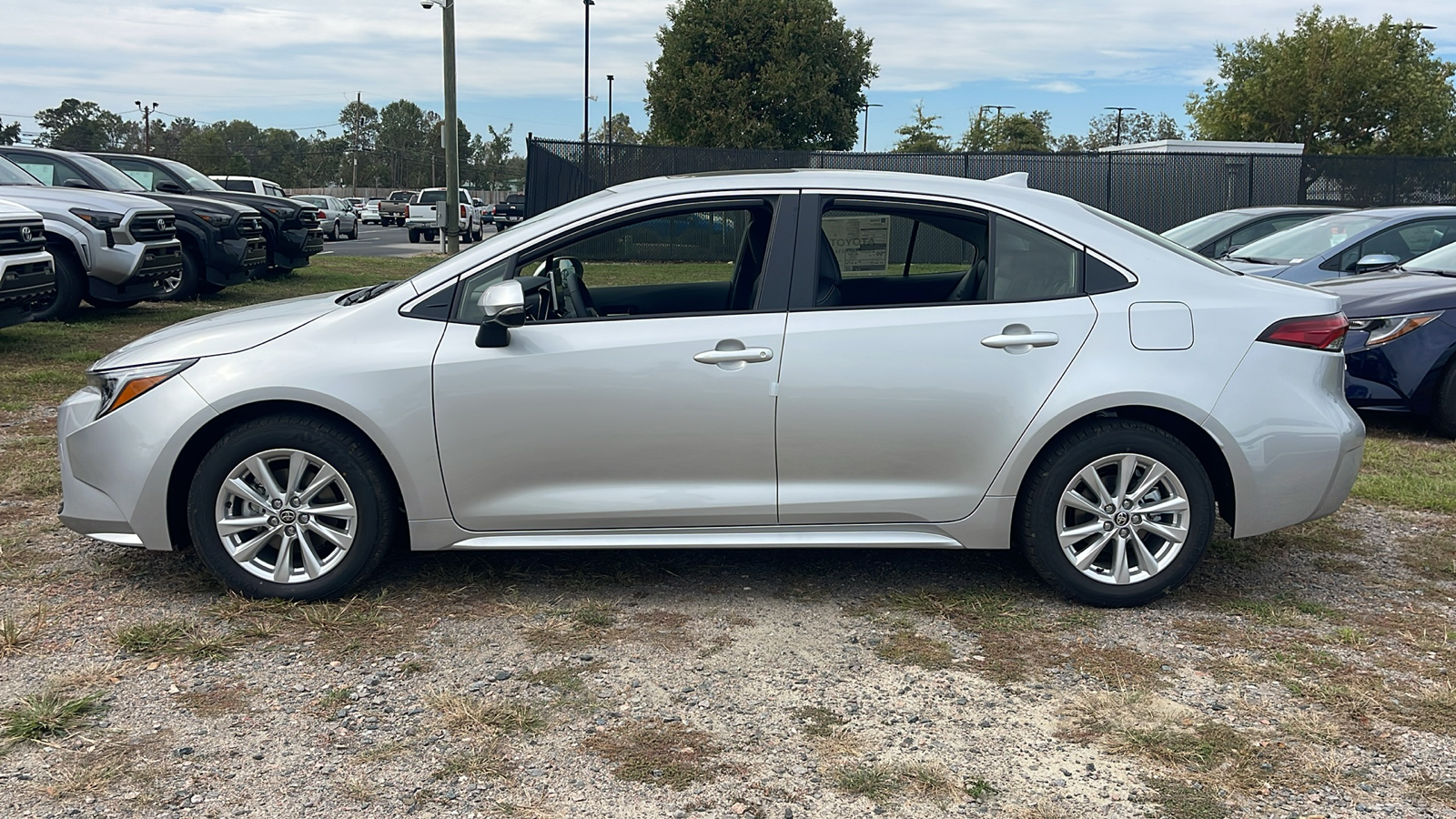 2024 Toyota Corolla Hybrid XLE 5