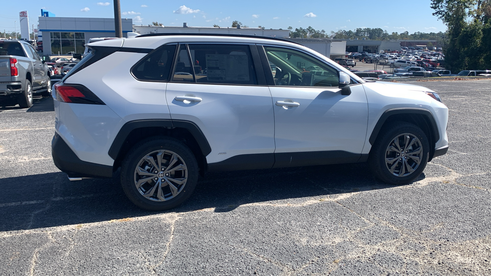 2024 Toyota RAV4 Hybrid XLE Premium 9