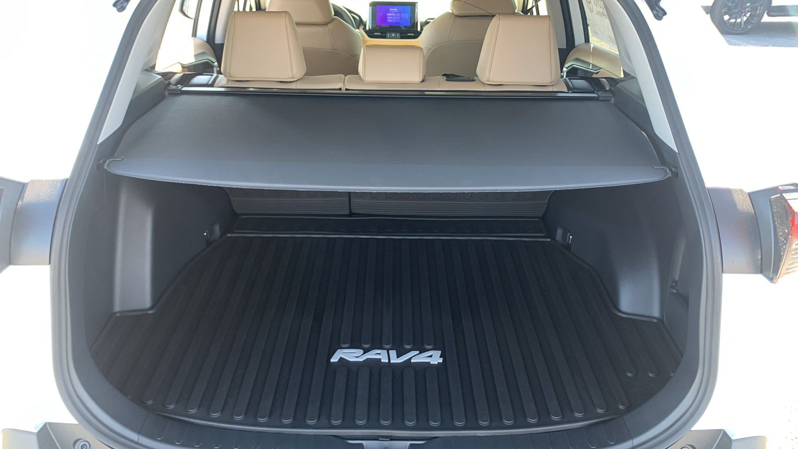 2024 Toyota RAV4 Hybrid XLE Premium 11