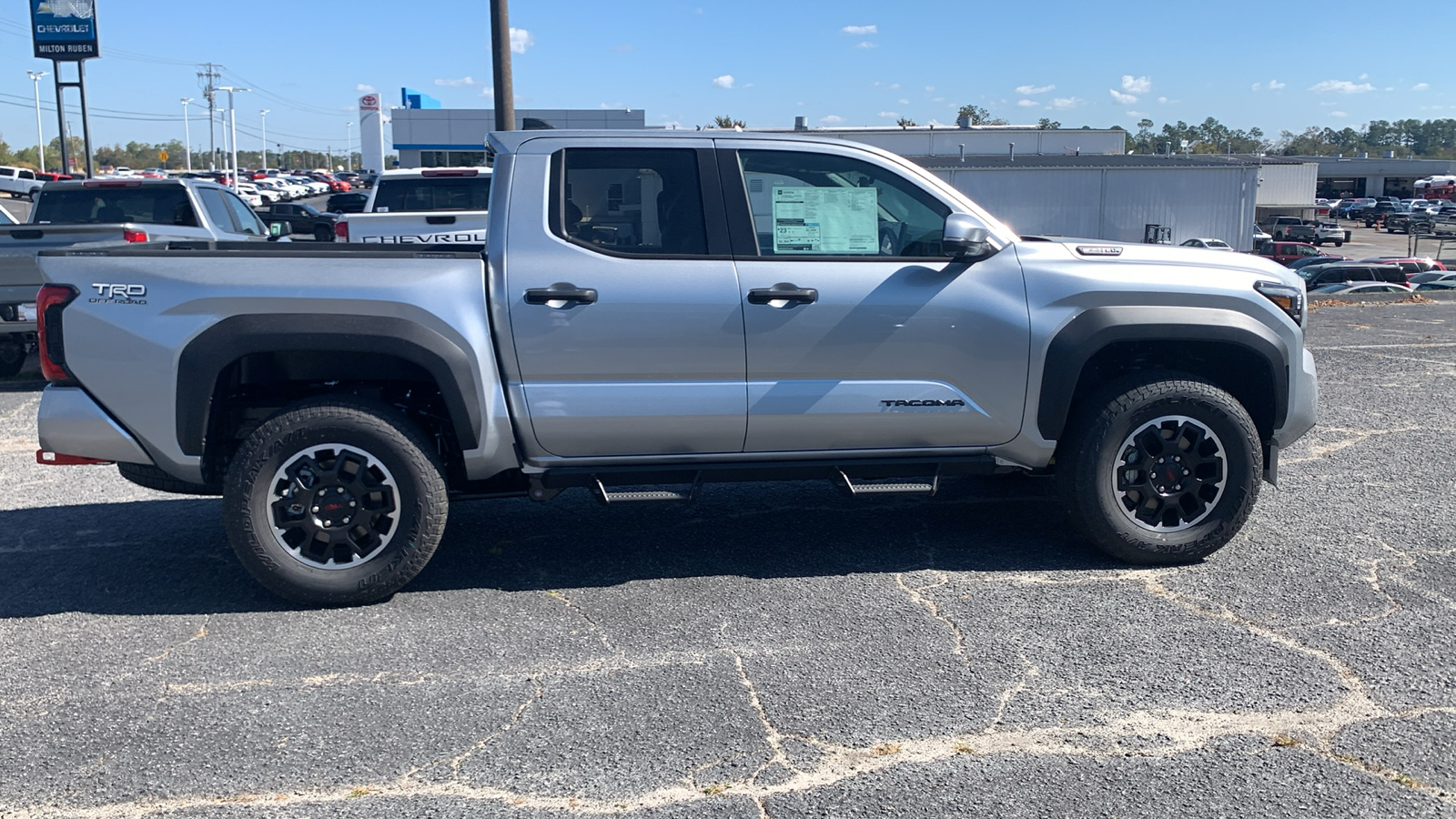 2024 Toyota Tacoma Hybrid TRD Off Road 9